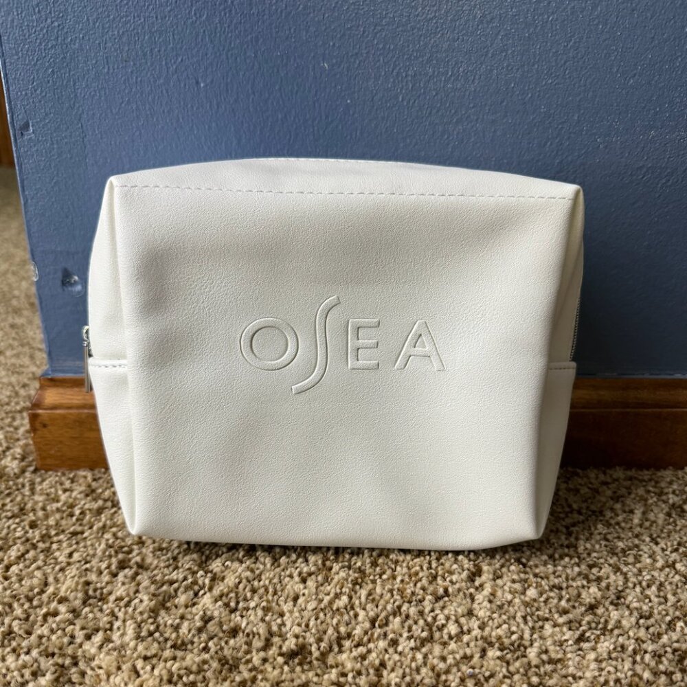 Toiletry Bags + Goodies!!! - Picture 4 of 11